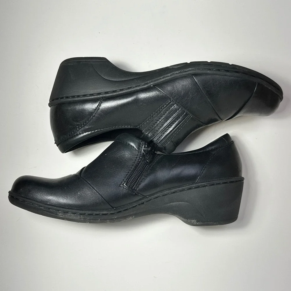 Clarks Collection Black Leather Wedge Loafers Side Zip Shoes Womens Size 8 M